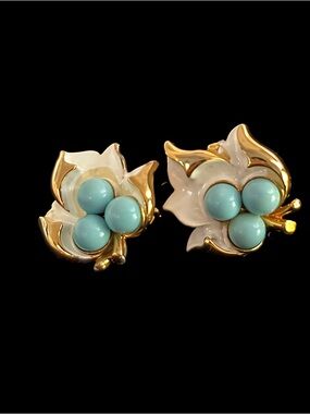 Vintage White and Turquoise Leaf Earrings Gold Rim Clip-on